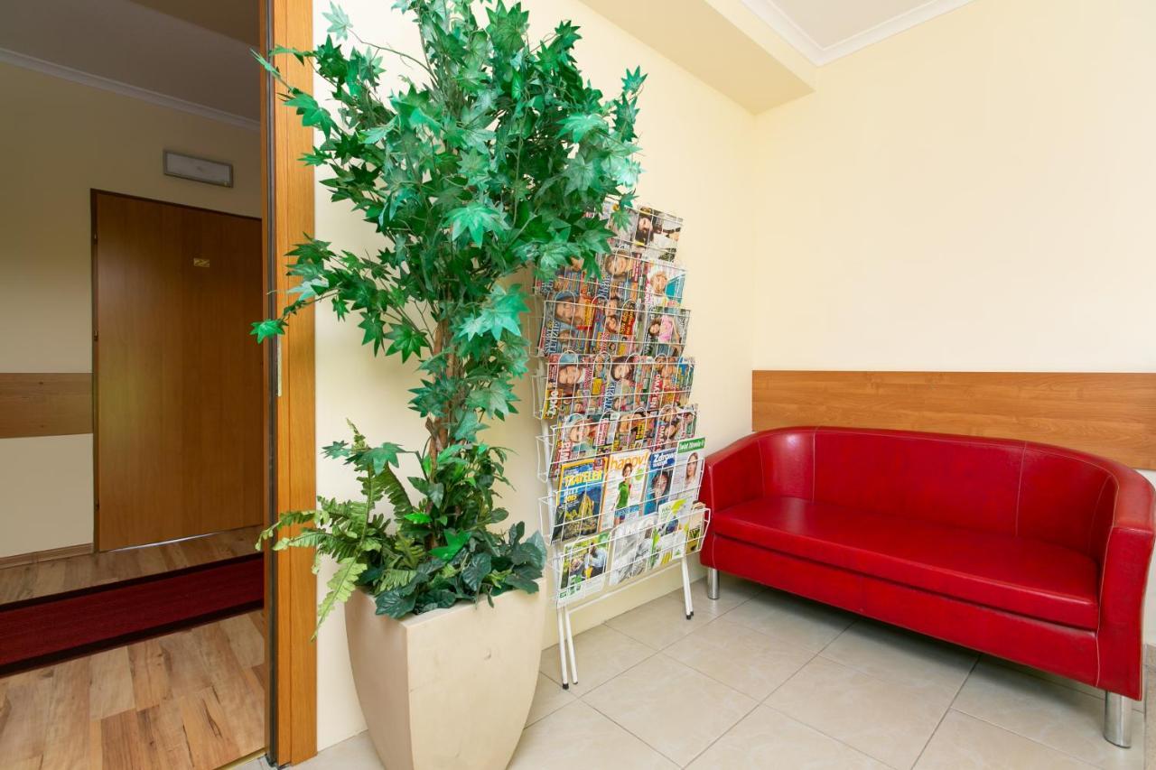 Madohora Slemien Hotel Kocon Bagian luar foto